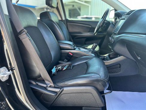 Used 2020 Dodge Journey Crossroad w/ Popular Equipment Group image 9