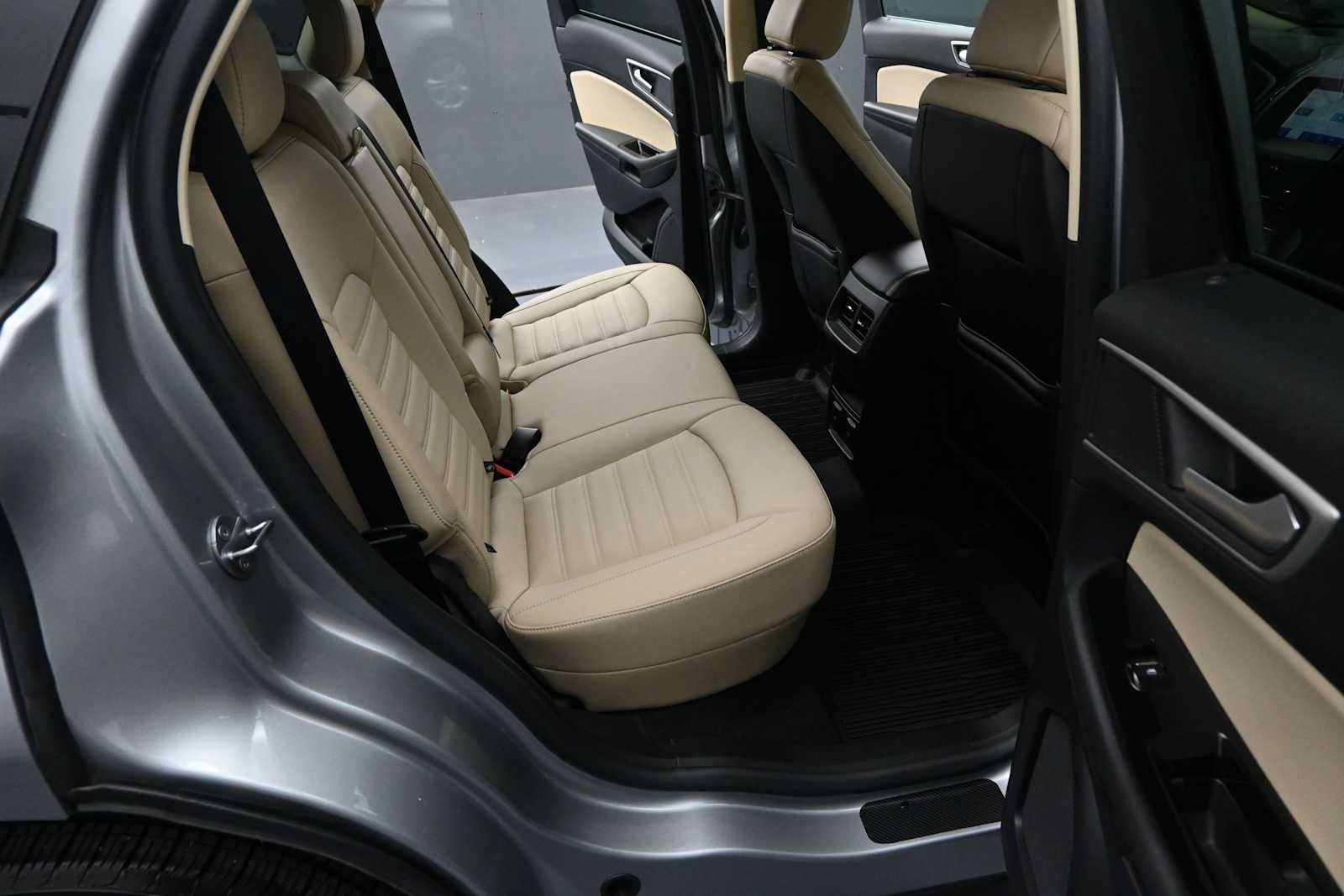 Used 2020 Ford Edge SEL w/ Convenience Package AWD/4WD image 15