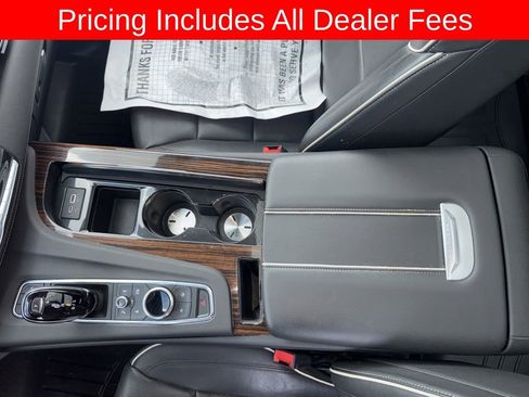 Used 2023 Cadillac Escalade Premium Luxury AWD/4WD image 11