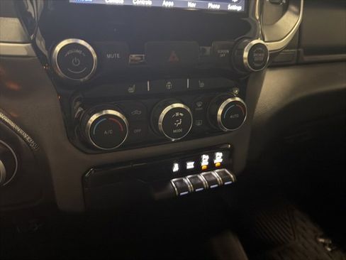 Used 2021 RAM 1500 Big Horn image 22