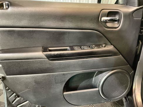 Used 2015 Jeep Patriot Sport w/ Power Value Group image 17