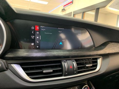 Used 2022 Alfa Romeo Stelvio Sprint image 18