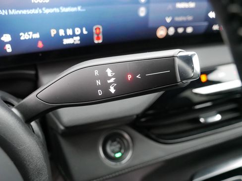 Used 2025 Buick Enclave Preferred image 24