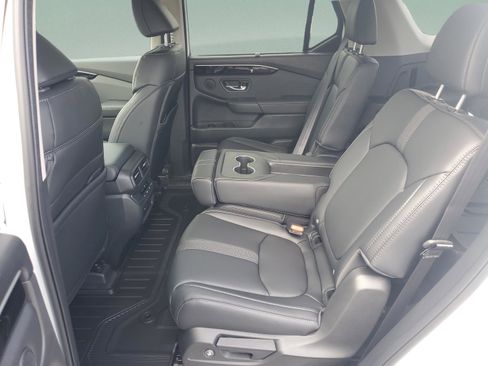 New 2025 Honda Pilot EX-L image 10