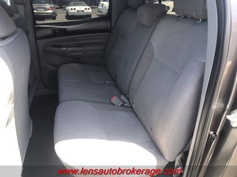 Used 2015 Toyota Tacoma PreRunner w/ Convenience Package RWD image 17