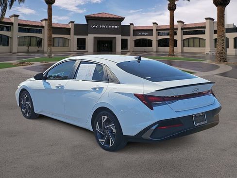 Used 2025 Hyundai Elantra Sport FWD image 6