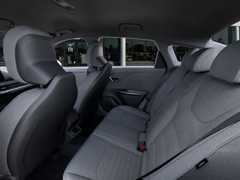 New 2025 Kia K4 EX image 18