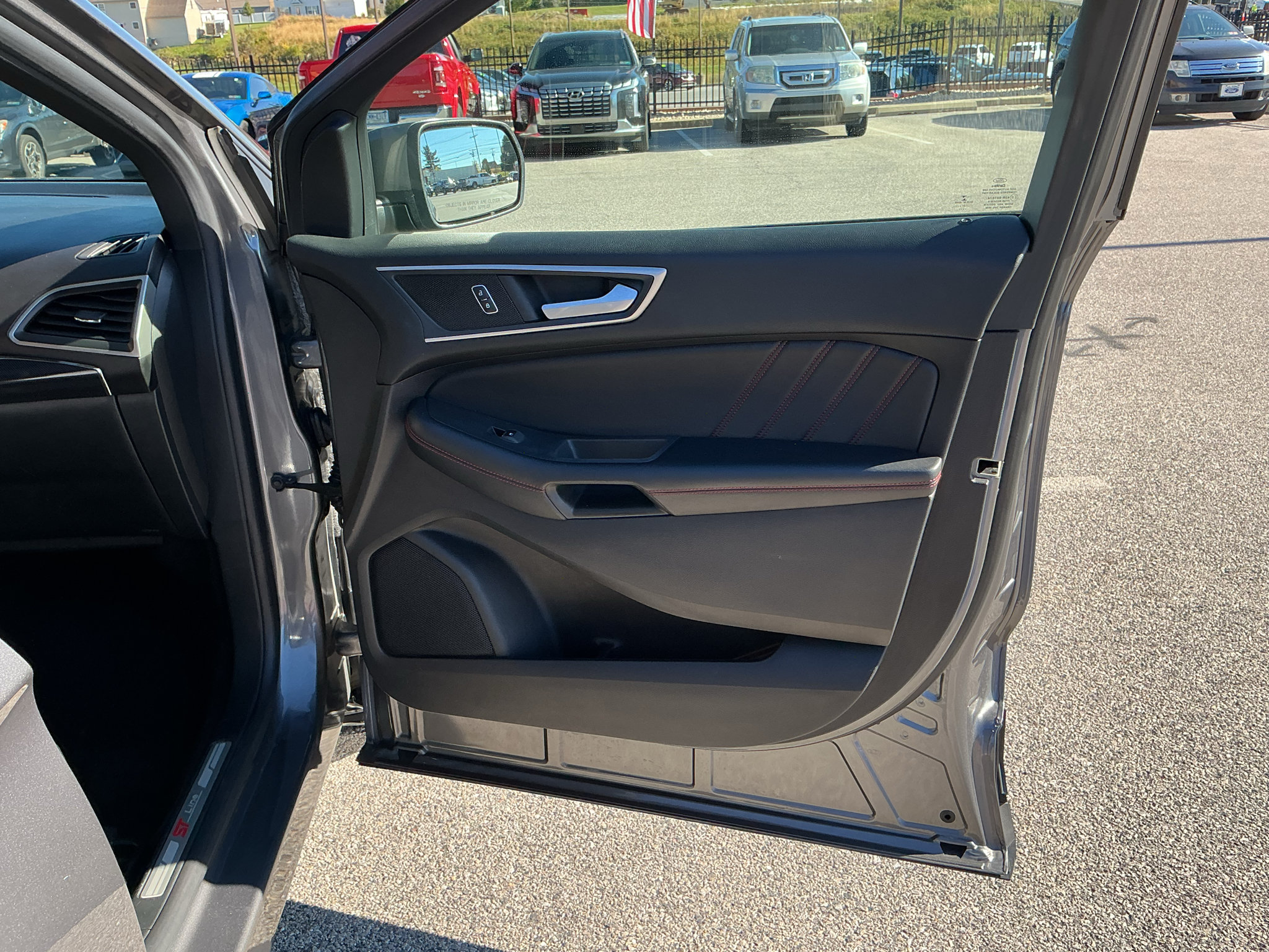 Used 2021 Ford Edge ST-Line AWD/4WD image 19