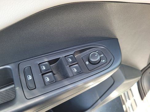 Used 2025 Volkswagen Taos S AWD/4WD image 24