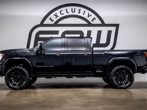 Used 2024 GMC Sierra 2500 Denali Ultimate AWD/4WD image 5