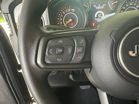 Used 2025 Jeep Gladiator Sport AWD/4WD image 20
