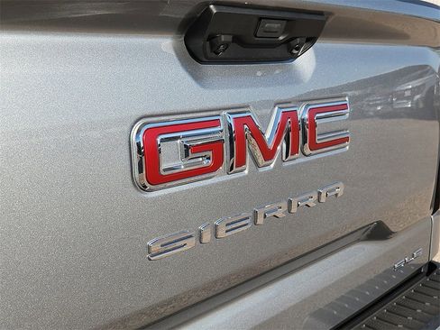 New 2026 GMC Sierra 1500 SLE w/ Preferred Package image 10