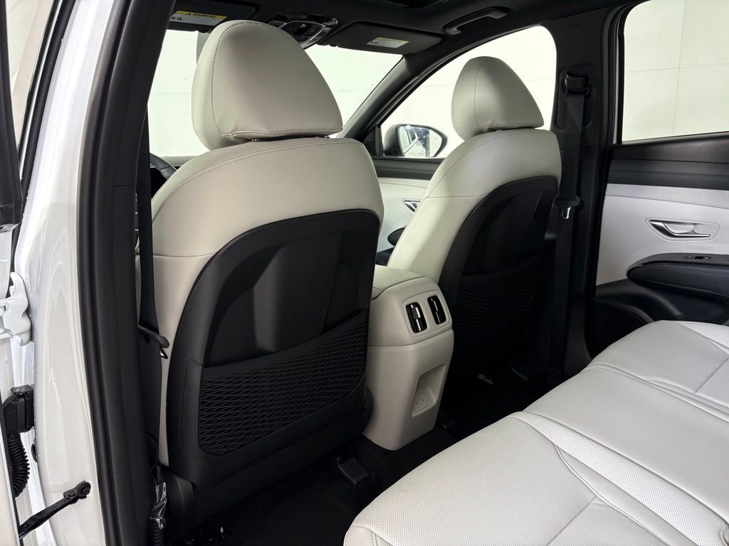 New 2026 Hyundai Tucson Limited FWD image 17