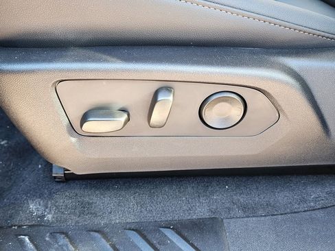 New 2026 GMC Canyon Elevation w/ Convenience Package image 17