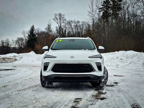 Certified 2024 Buick Encore GX Sport Touring w/ Experience Buick Package image 9