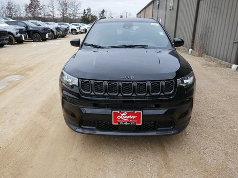 New 2026 Jeep Compass Latitude w/ Sun and Sound Group AWD/4WD image 8