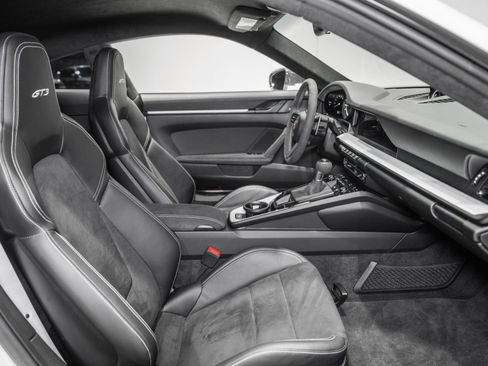Used 2022 Porsche 911 GT3 image 20