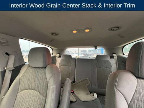 Used 2016 Chevrolet Traverse LT w/ Style and Technology Package FWD image 26
