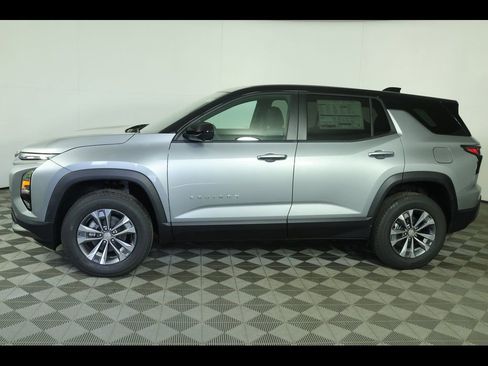 New 2026 Chevrolet Equinox LT w/ Convenience Package II FWD image 13