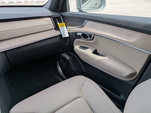 New 2026 Volvo XC90 B5 Core image 23