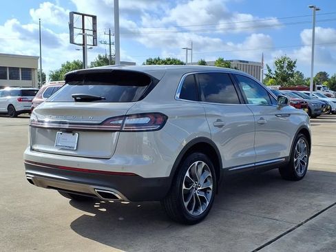 Certified 2023 Lincoln Nautilus Reserve FWD image 2
