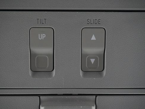 Used 2015 Toyota Sequoia Platinum image 30