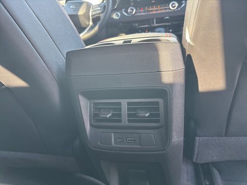 Used 2023 Chevrolet Colorado Z71 w/ Z71 Convenience Package 2 image 18