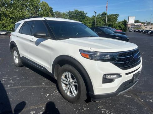 Used 2020 Ford Explorer XLT w/ Equipment Group 202A AWD/4WD image 6