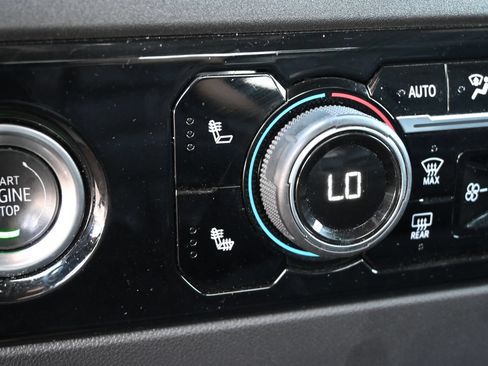 Used 2024 Chevrolet Silverado 1500 LT AWD/4WD image 15