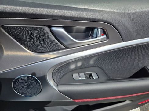 Used 2025 Genesis G70 2.5T w/ Sport Prestige Package image 25