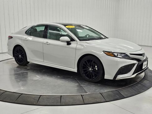 Used 2023 Toyota Camry XSE w/ Cold Weather Package image 7