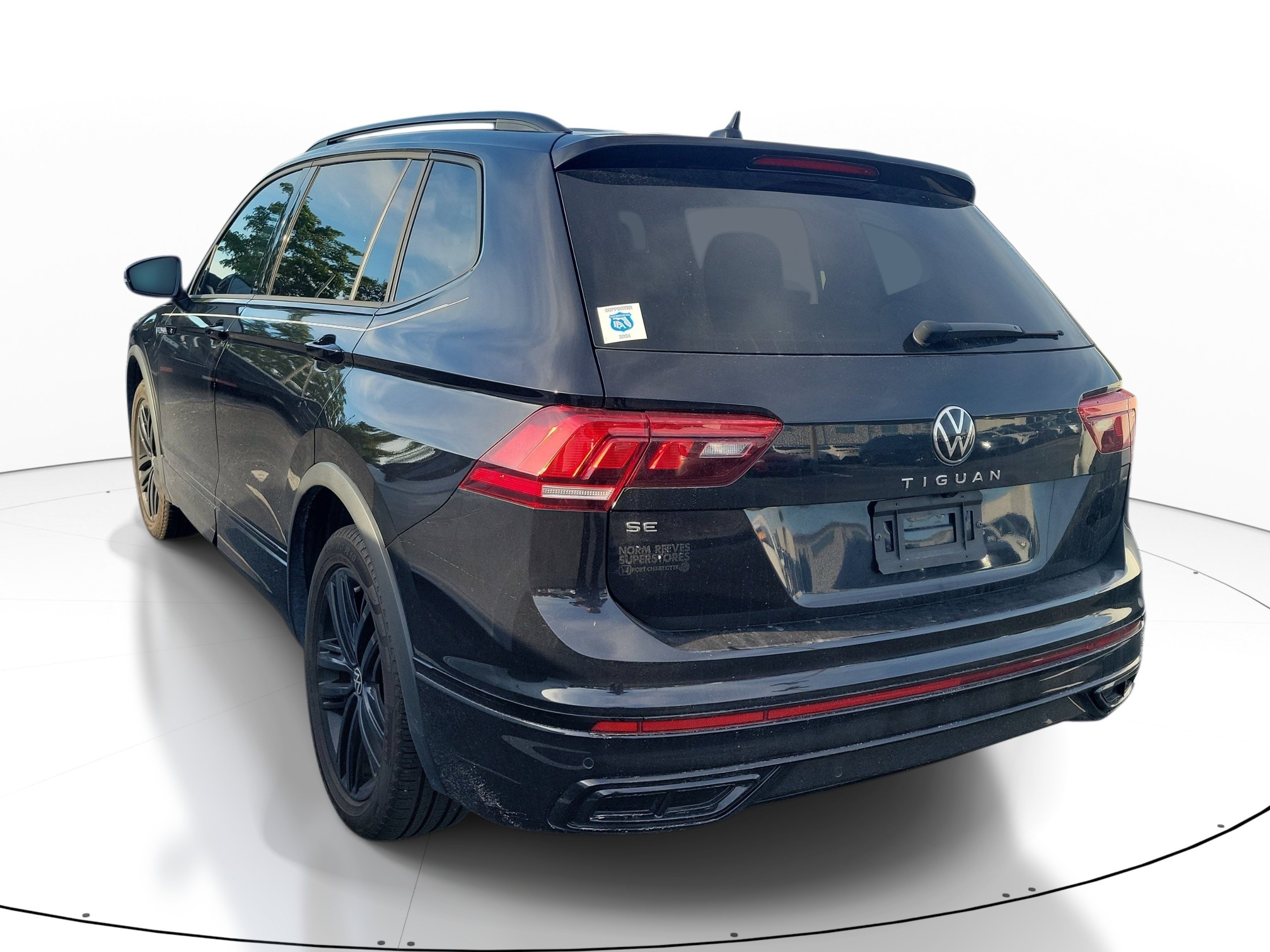 Used 2022 Volkswagen Tiguan SE R-Line FWD image 7