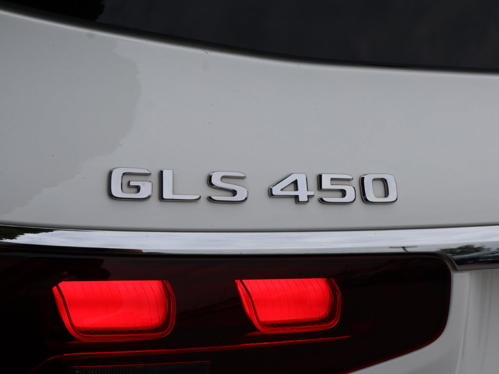 Used 2024 Mercedes-Benz GLS 450 4MATIC image 9