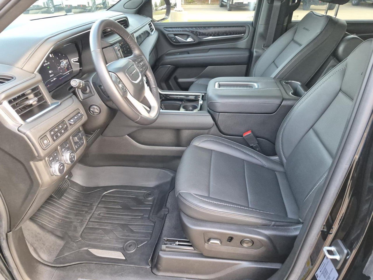 Certified 2022 GMC Yukon XL Denali w/ Denali Premium Package AWD/4WD image 11