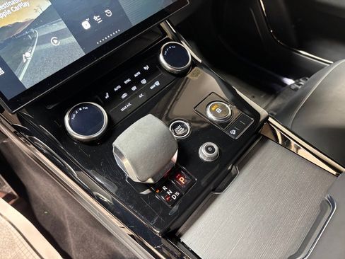 Used 2023 Land Rover Range Rover Sport SE Dynamic image 14