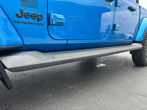 Used 2021 Jeep Gladiator Sport image 32