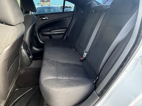 Used 2014 Dodge Charger SE RWD image 9