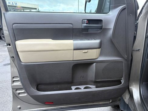 Used 2011 Toyota Tundra 4x4 CrewMax image 13