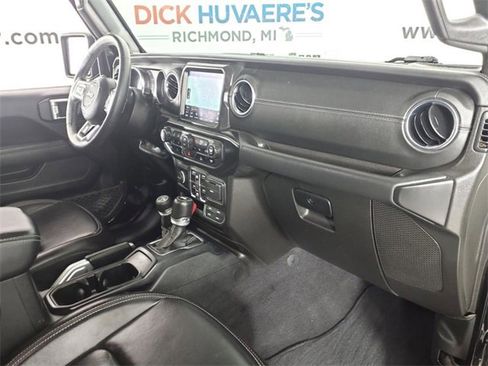 Used 2022 Jeep Wrangler Unlimited Sahara w/ Cold Weather Group image 18