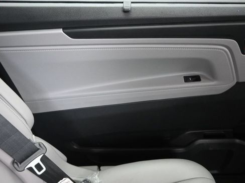 Used 2023 Honda Odyssey Touring image 23