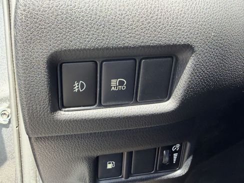 Used 2018 Toyota C-HR XLE FWD image 10