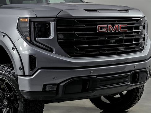 Used 2025 GMC Sierra 1500 Elevation w/ Elevation Premium Package AWD/4WD image 2