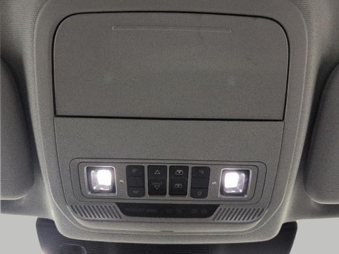 Used 2024 Ford Explorer XLT w/ Equipment Group 202A AWD/4WD image 19