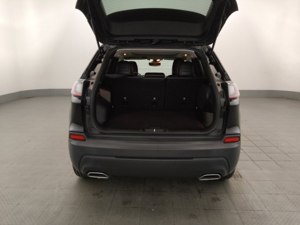 Used 2021 Jeep Cherokee Latitude Plus w/ Sun & Sound Group FWD image 29
