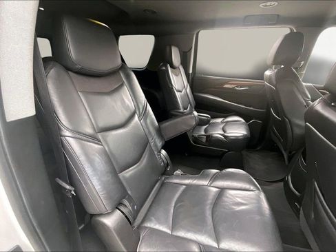Used 2020 Cadillac Escalade ESV 2WD image 23