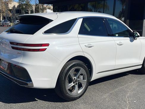 Used 2026 Genesis GV70 2.5T image 7