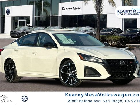 Used 2024 Nissan Altima 2.5 SR image 1