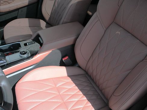 New 2025 Mitsubishi Outlander SEL image 5