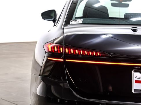 Used 2026 Audi A6 Premium Plus image 15