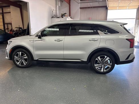 Used 2023 Kia Sorento EX AWD/4WD image 7